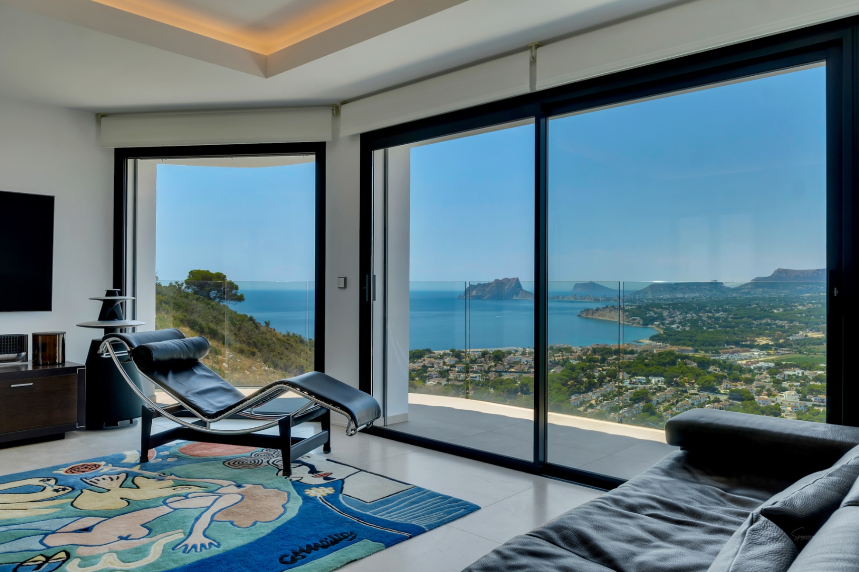 12717DR - Villa completamente renovada con vistas panorámicas al mar en El Portet.