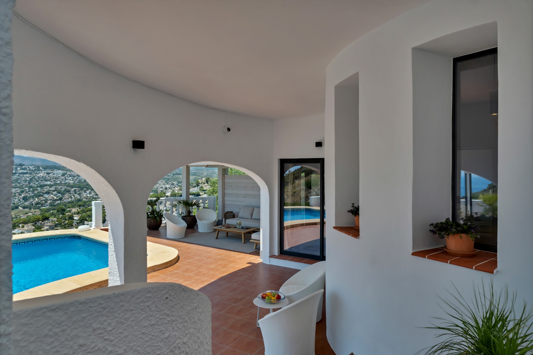 12717DR - Villa completamente renovada con vistas panorámicas al mar en El Portet.