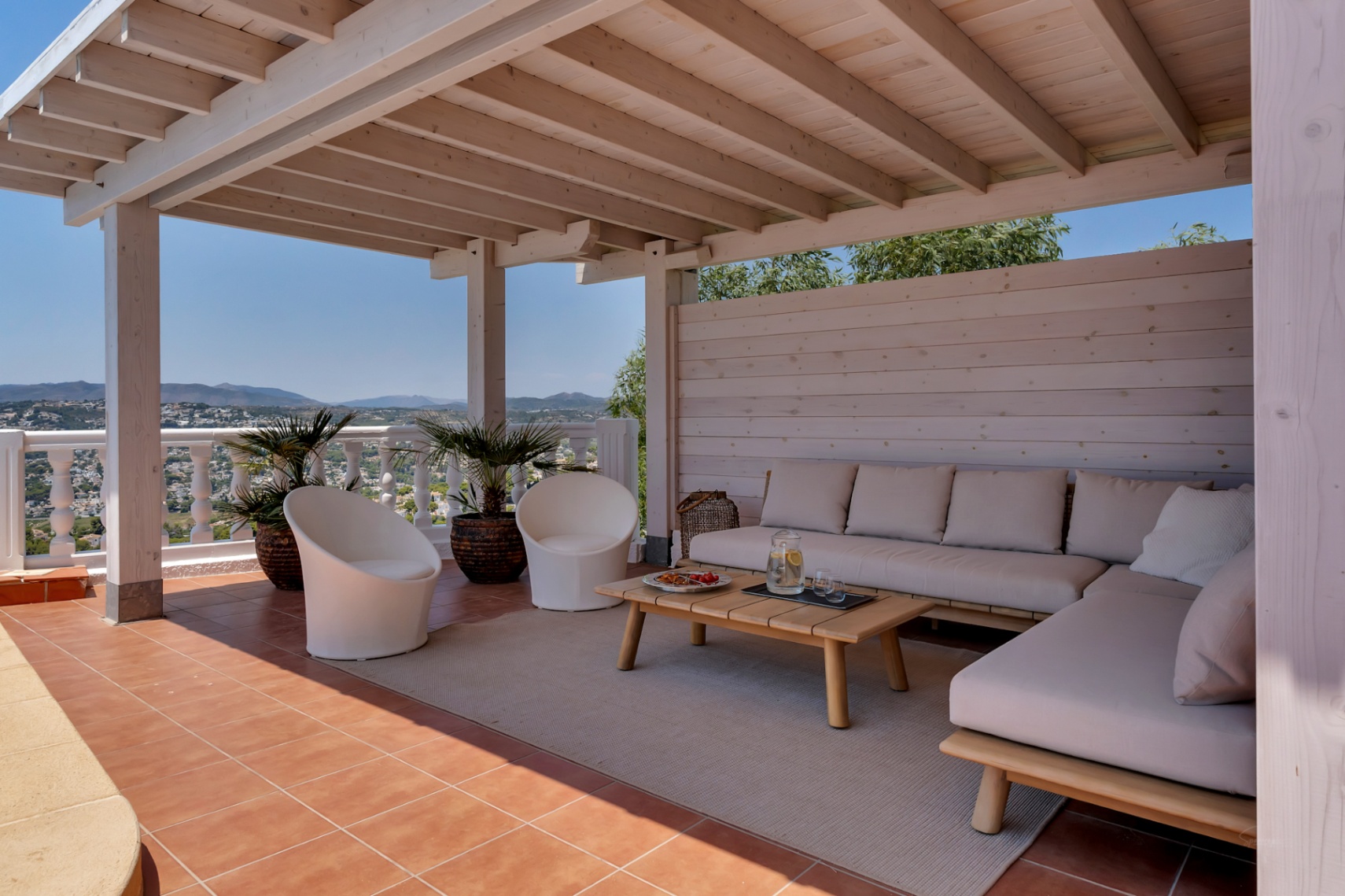 12717DR - Villa completamente renovada con vistas panorámicas al mar en El Portet.