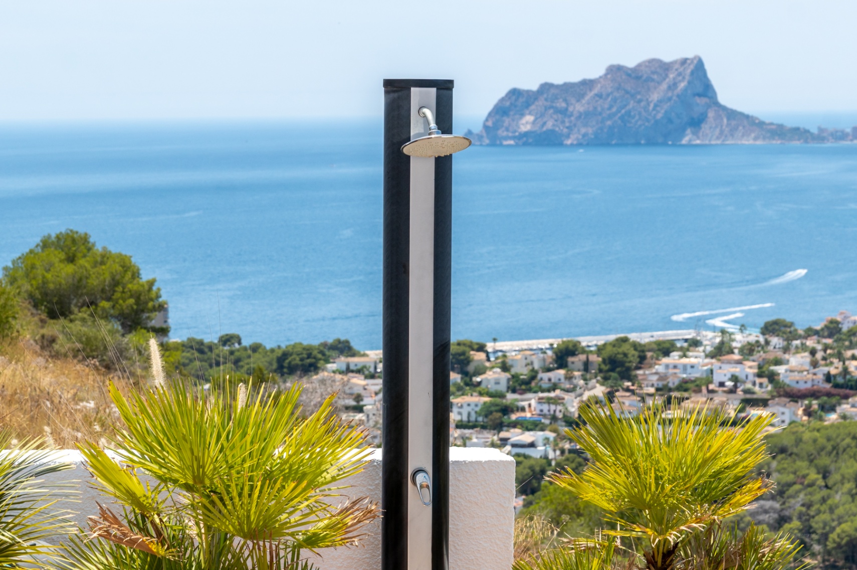 12717DR - Villa completamente renovada con vistas panorámicas al mar en El Portet.