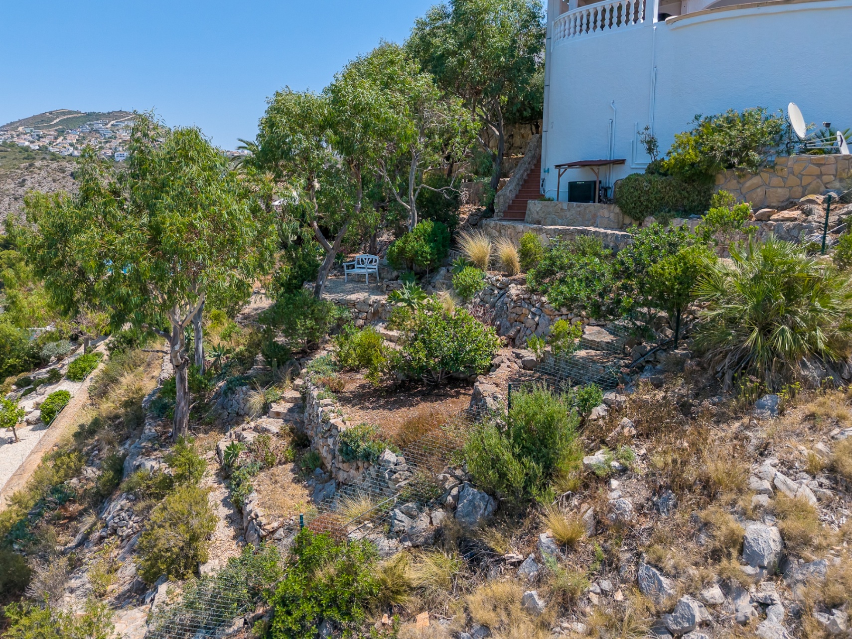 12717DR - Villa completamente renovada con vistas panorámicas al mar en El Portet.