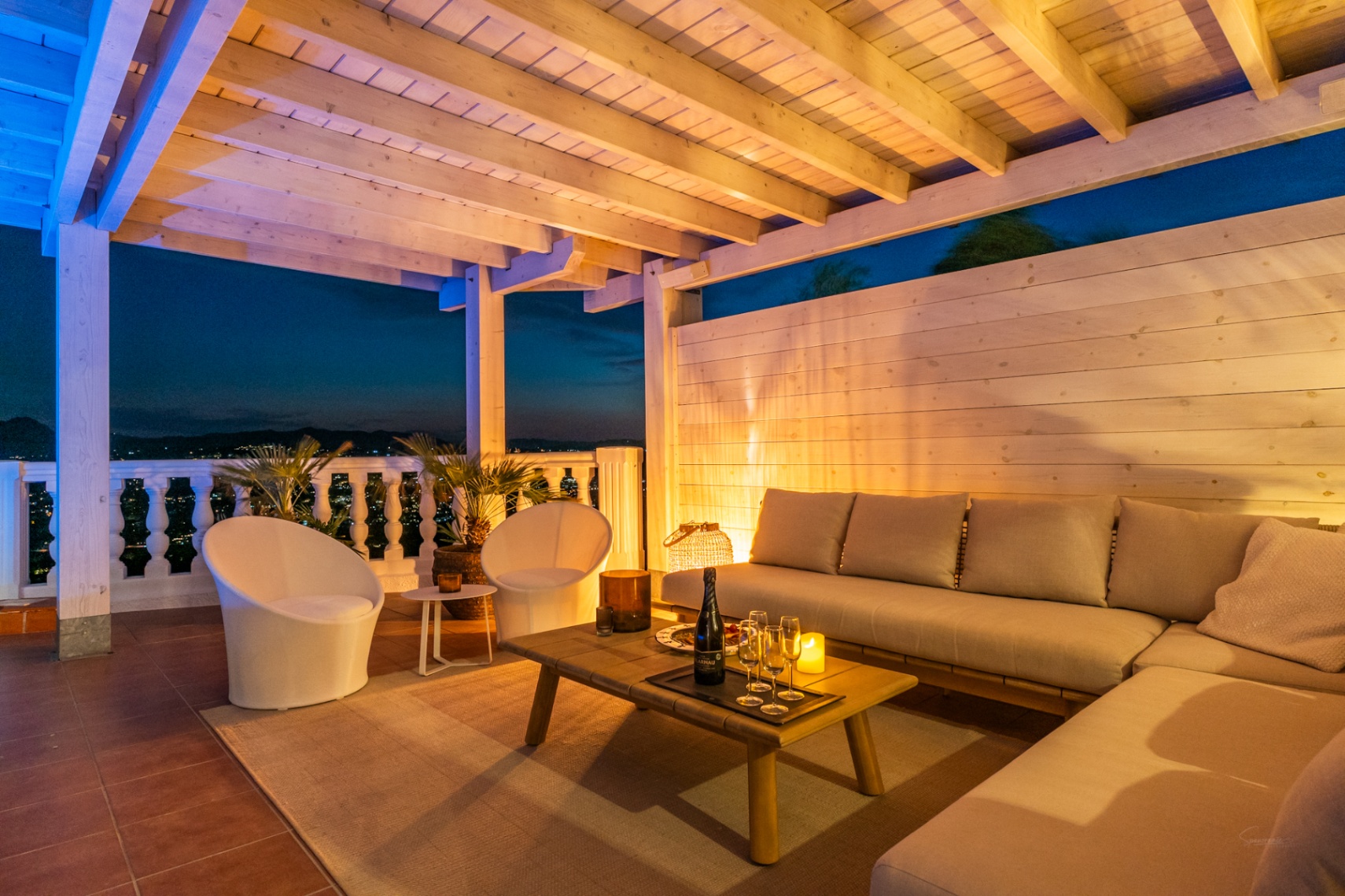 12717DR - Villa completamente renovada con vistas panorámicas al mar en El Portet.