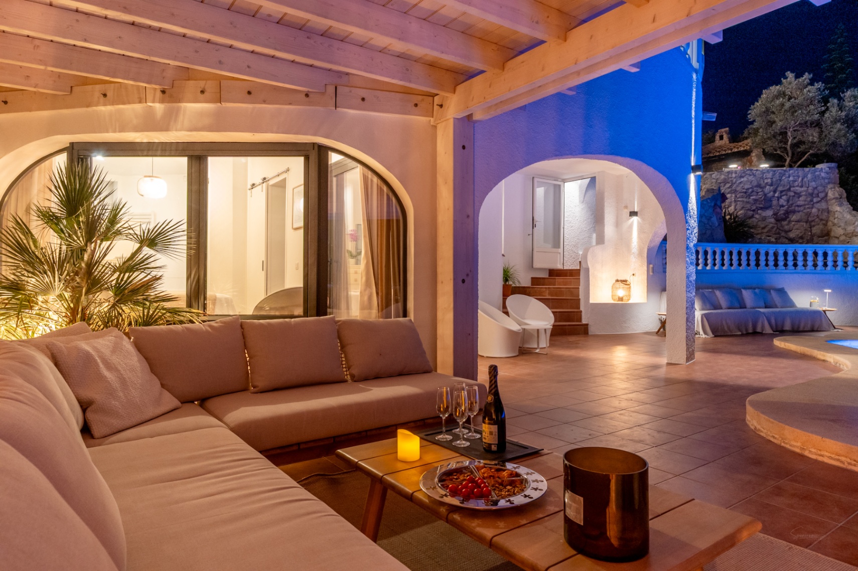 12717DR - Villa completamente renovada con vistas panorámicas al mar en El Portet.