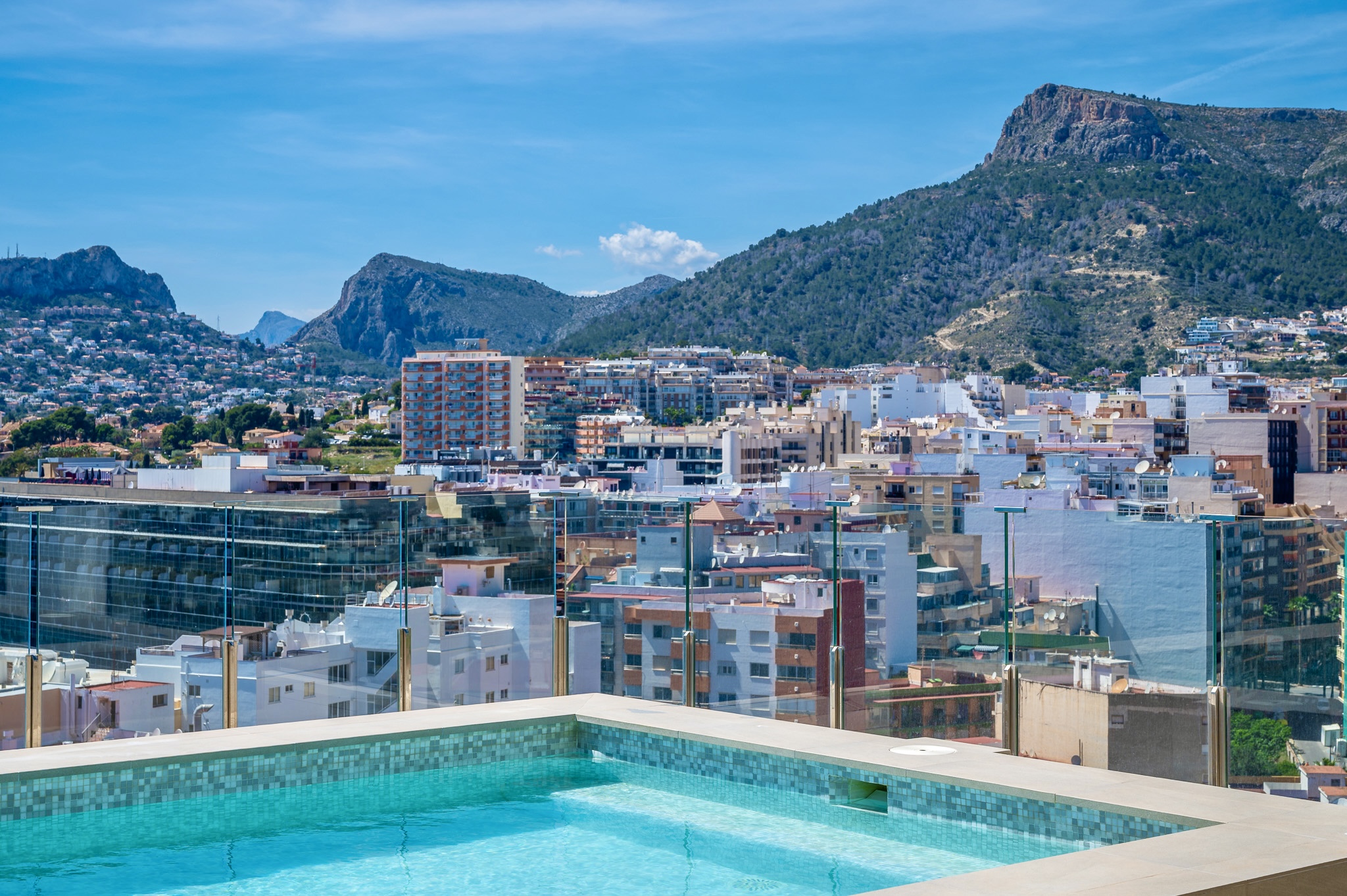 1434NS - Penthouse in Arenal, Calpe — Duplex mit Dachpool und Meerblick