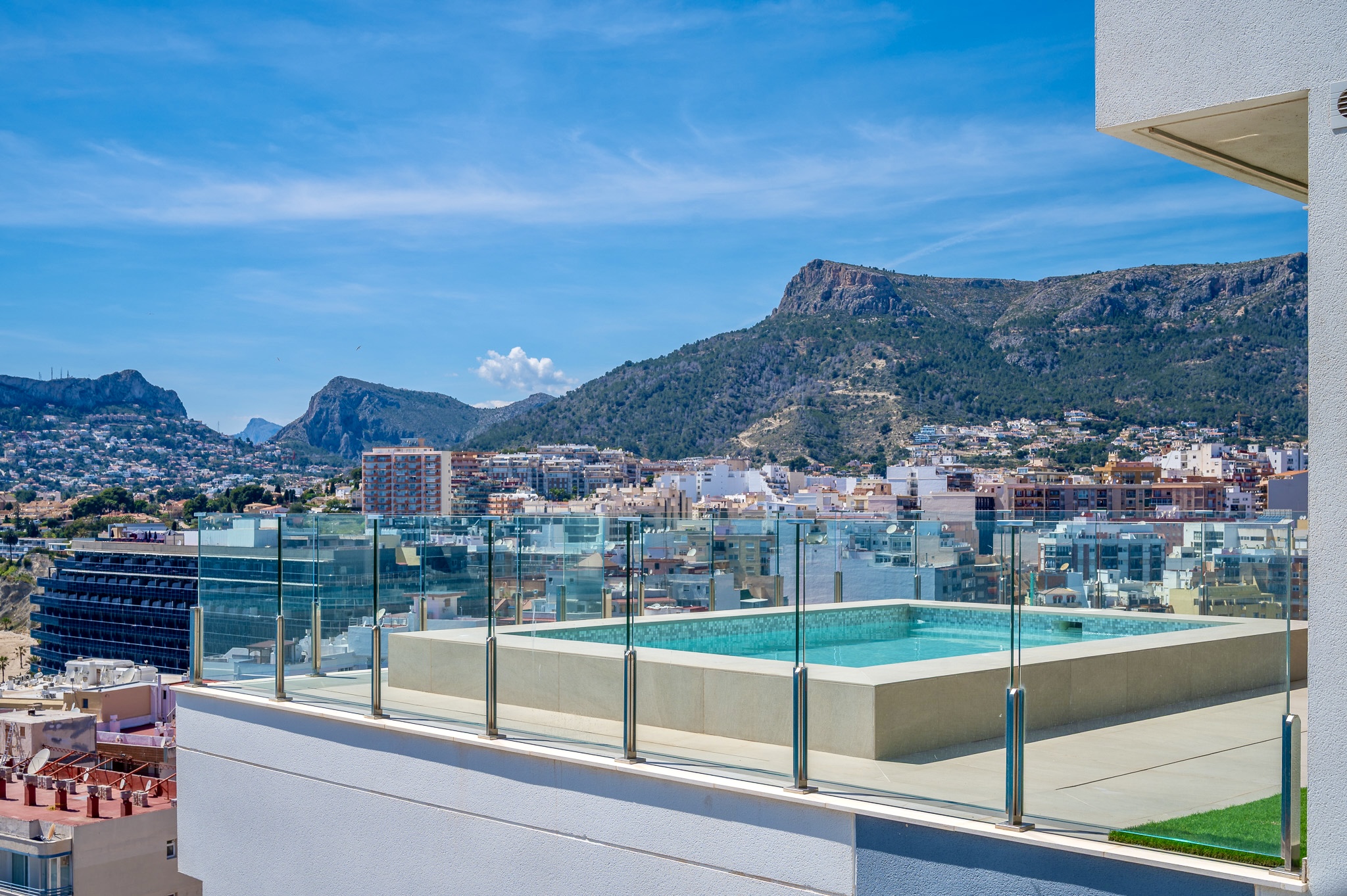 1434NS - Penthouse in Arenal, Calpe — Duplex mit Dachpool und Meerblick