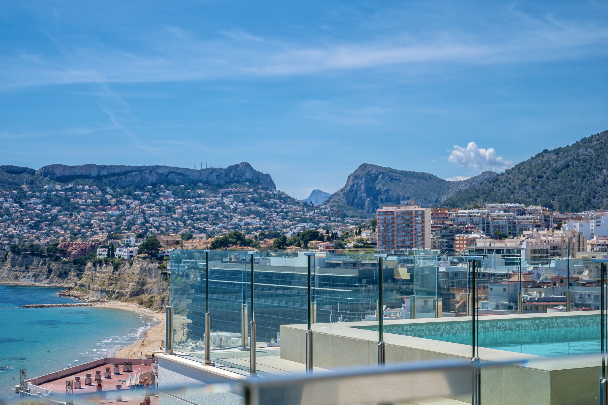 1434NS - Penthouse in Arenal, Calpe — Duplex mit Dachpool und Meerblick