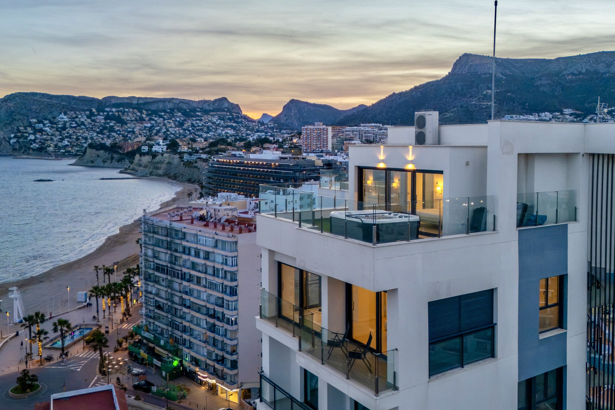 1434NS - Penthouse in Arenal, Calpe — Duplex mit Dachpool und Meerblick