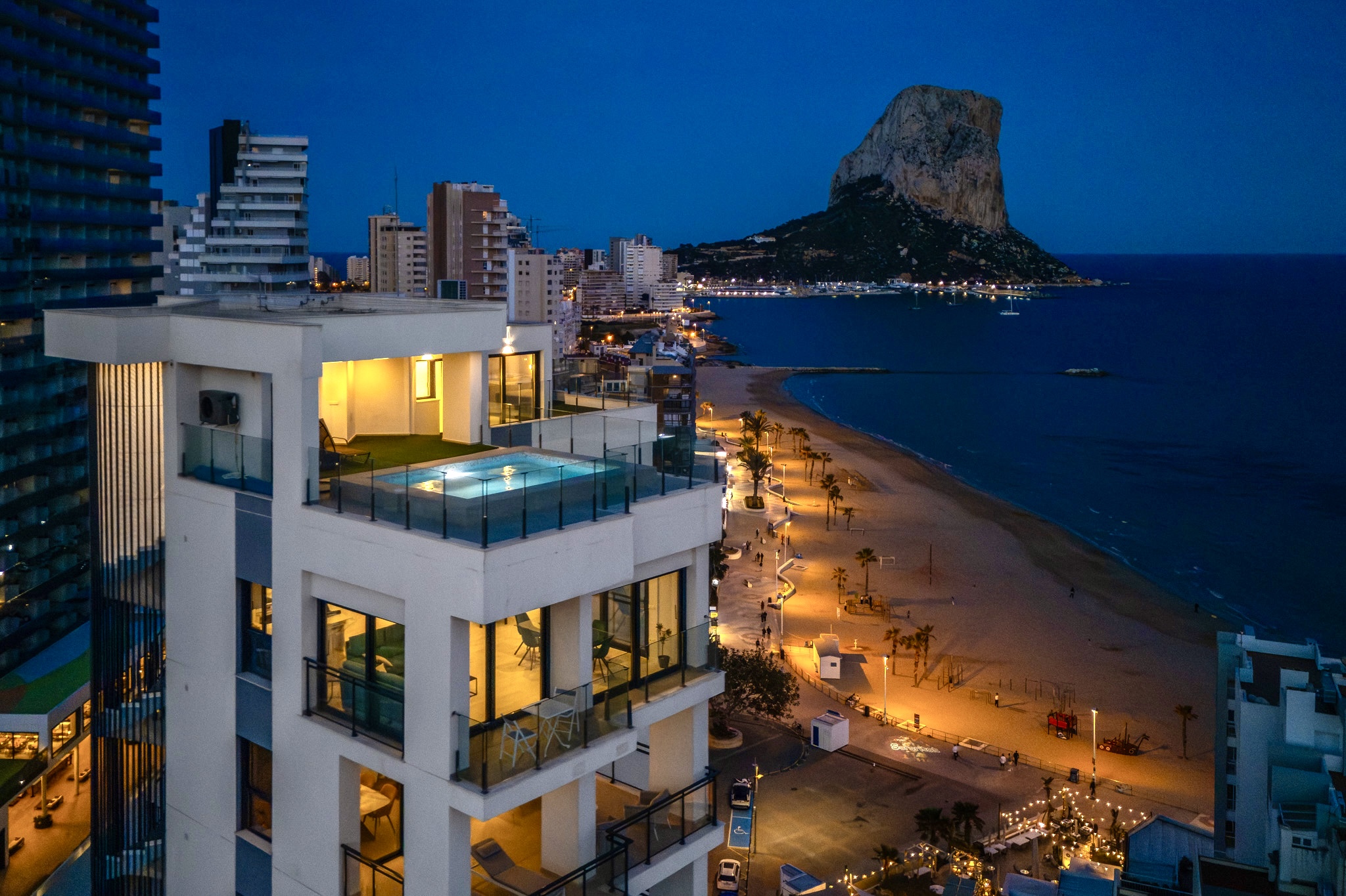 1434NS - Penthouse in Arenal, Calpe — Duplex mit Dachpool und Meerblick