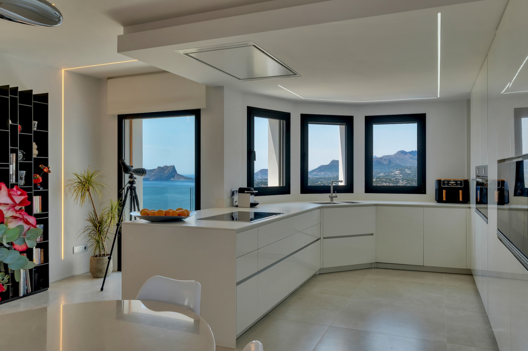12717DR - Villa entièrement rénovée avec vue panoramique sur la mer à El Portet.