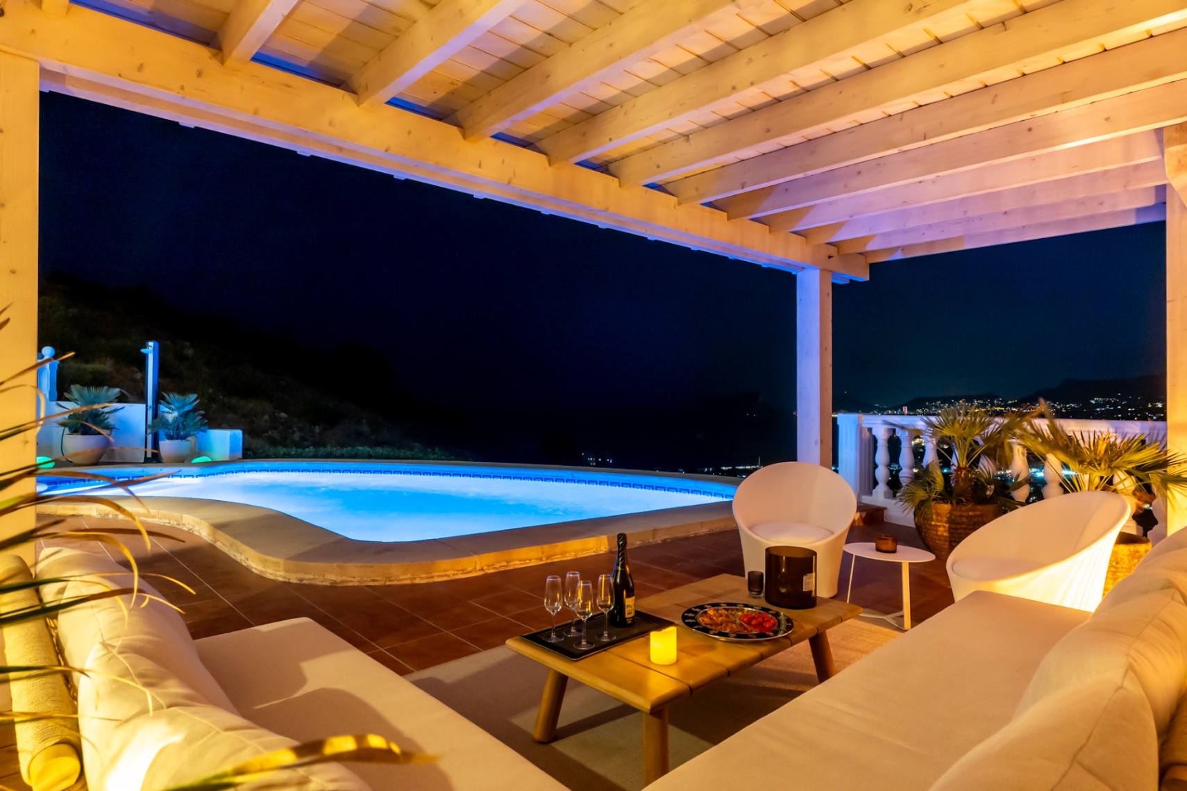 12717DR - Villa entièrement rénovée avec vue panoramique sur la mer à El Portet.