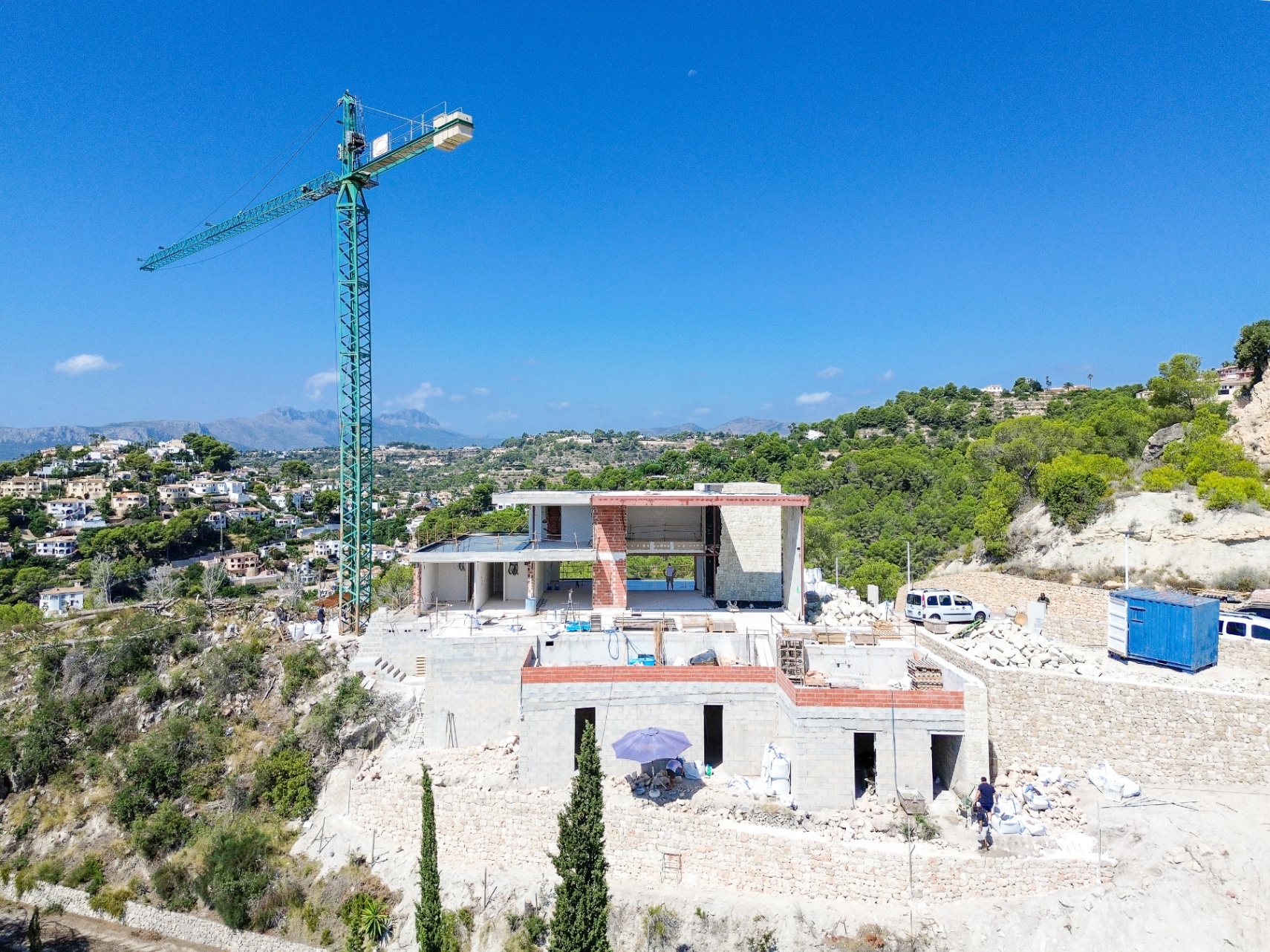 12642DA - Architectonische nieuwbouwvilla in Moraira met vier slaapkamers, zeezicht en infinityzwembad