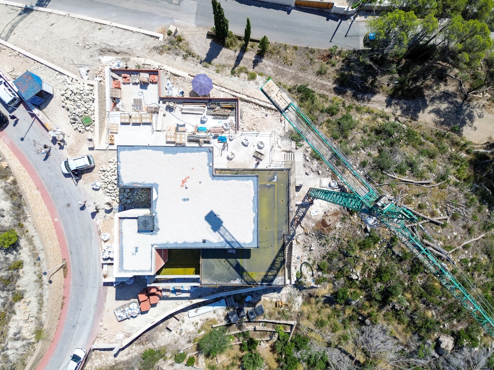 12642DA - Architectonische nieuwbouwvilla in Moraira met vier slaapkamers, zeezicht en infinityzwembad