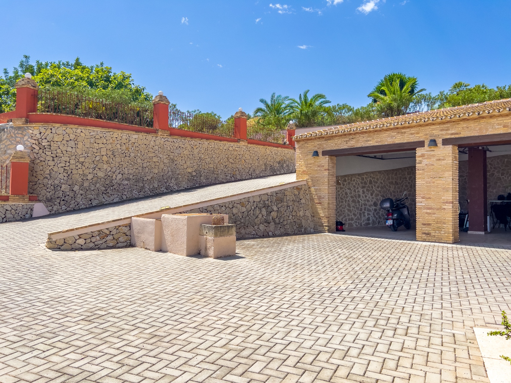 12732NS - Finca con mucho encanto, vistas al mar, privacidad y piscina climatizada cerca de Moraira.