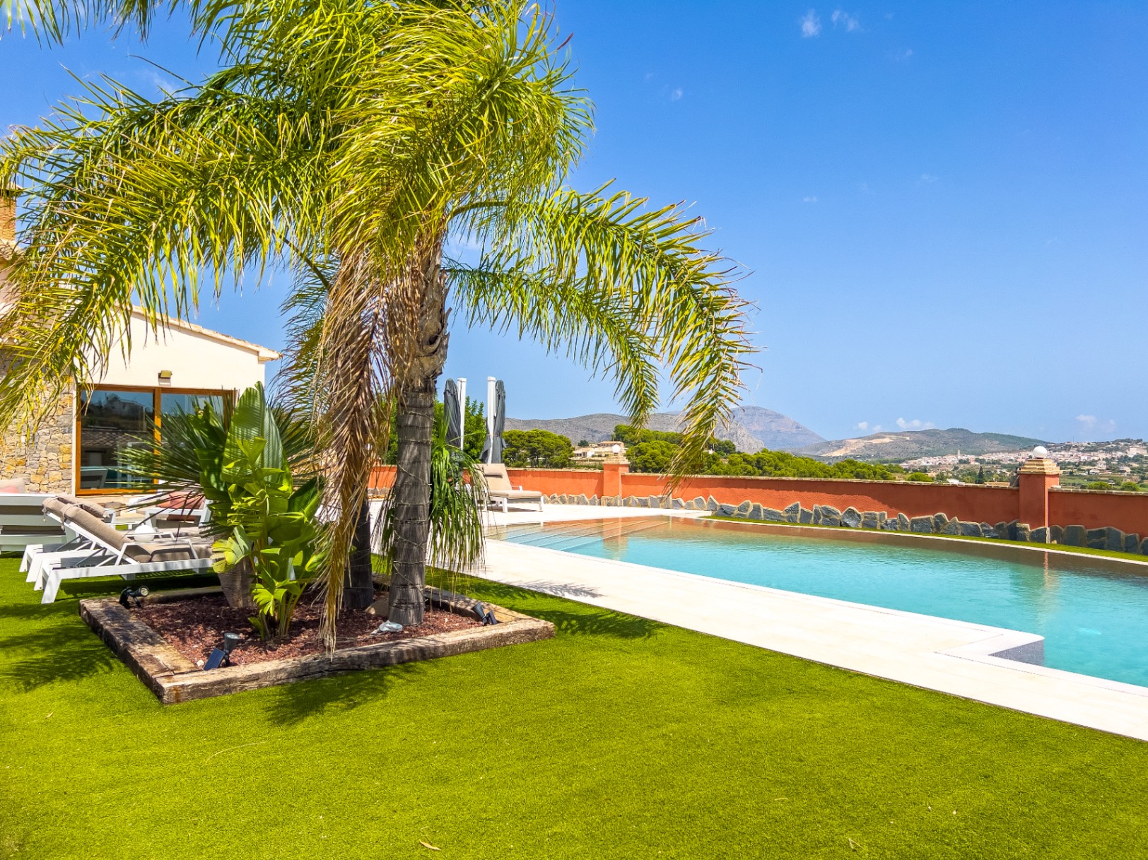 12732NS - Finca con mucho encanto, vistas al mar, privacidad y piscina climatizada cerca de Moraira.