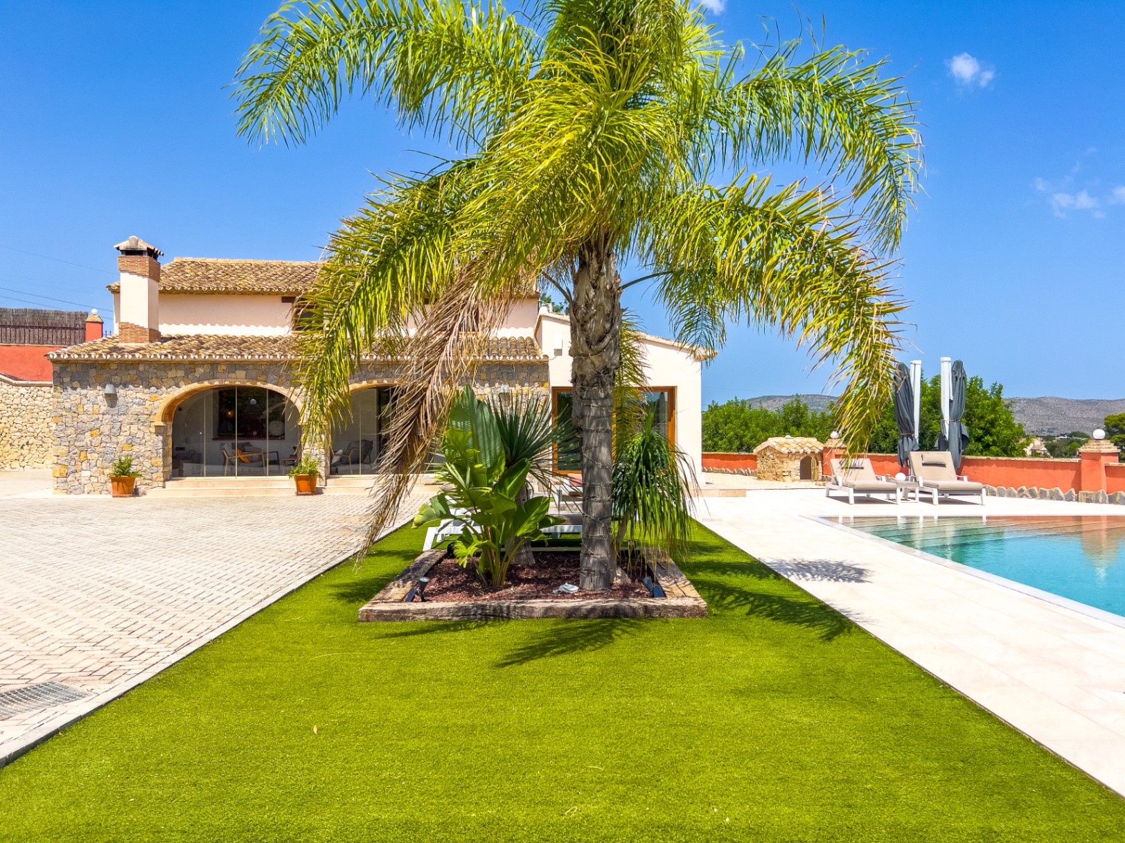 12732NS - Finca con mucho encanto, vistas al mar, privacidad y piscina climatizada cerca de Moraira.