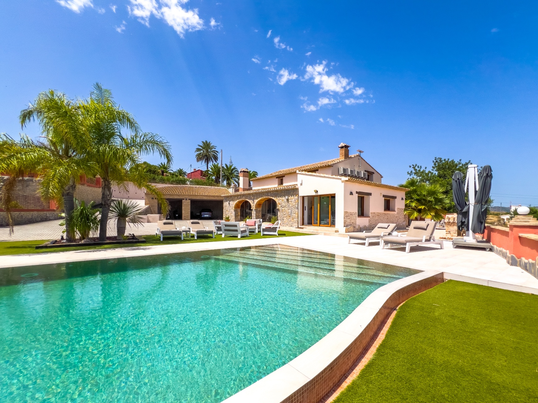 12732NS - Finca con mucho encanto, vistas al mar, privacidad y piscina climatizada cerca de Moraira.