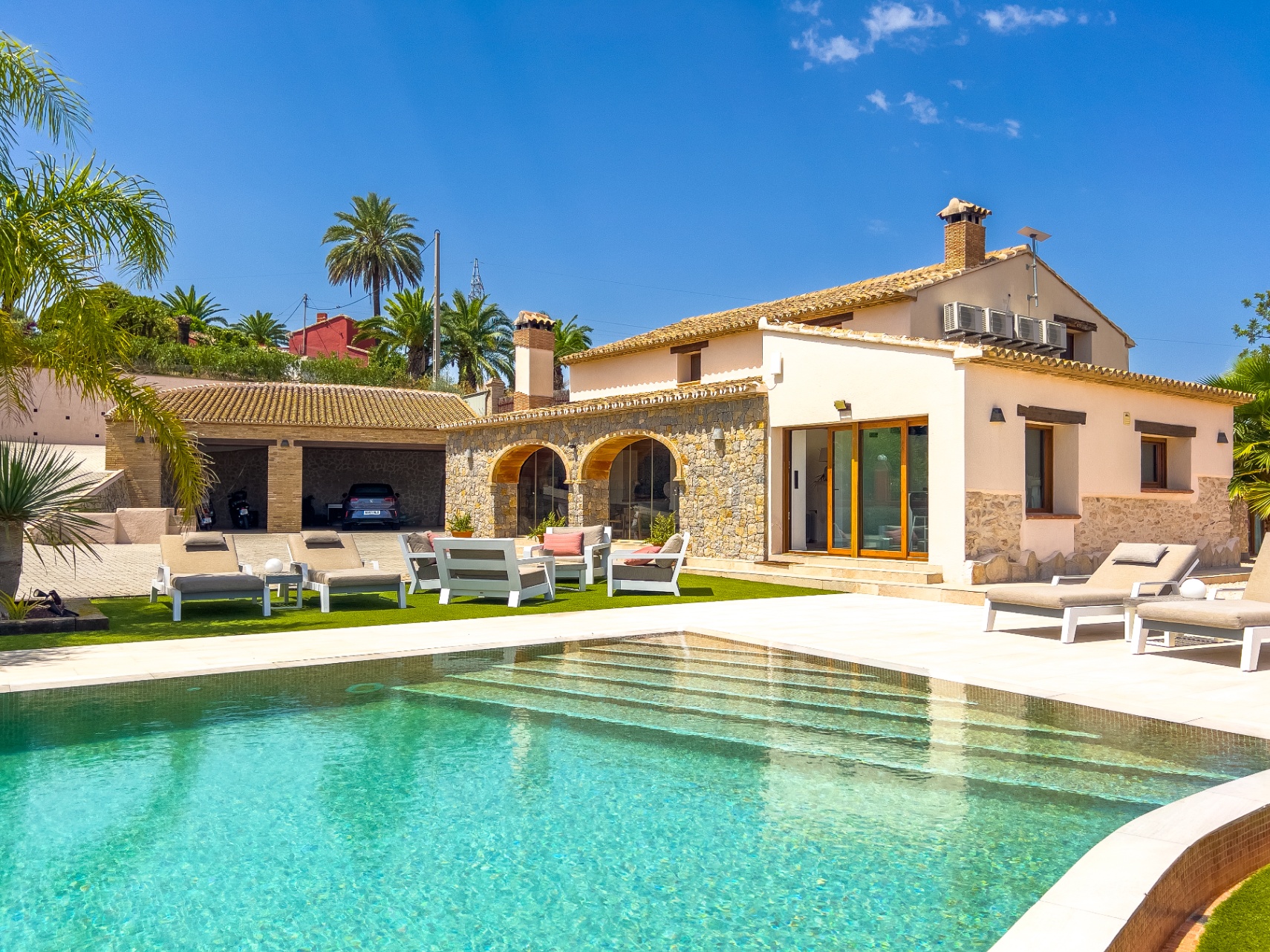 12732NS - Finca con mucho encanto, vistas al mar, privacidad y piscina climatizada cerca de Moraira.