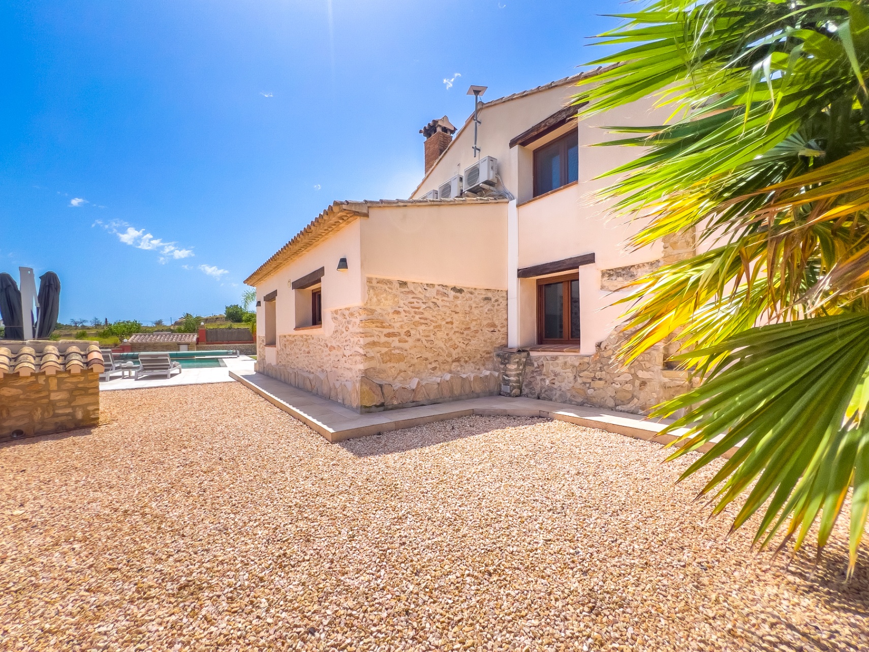 12732NS - Finca con mucho encanto, vistas al mar, privacidad y piscina climatizada cerca de Moraira.