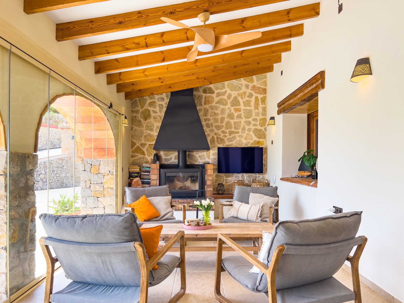12732NS - Finca con mucho encanto, vistas al mar, privacidad y piscina climatizada cerca de Moraira.
