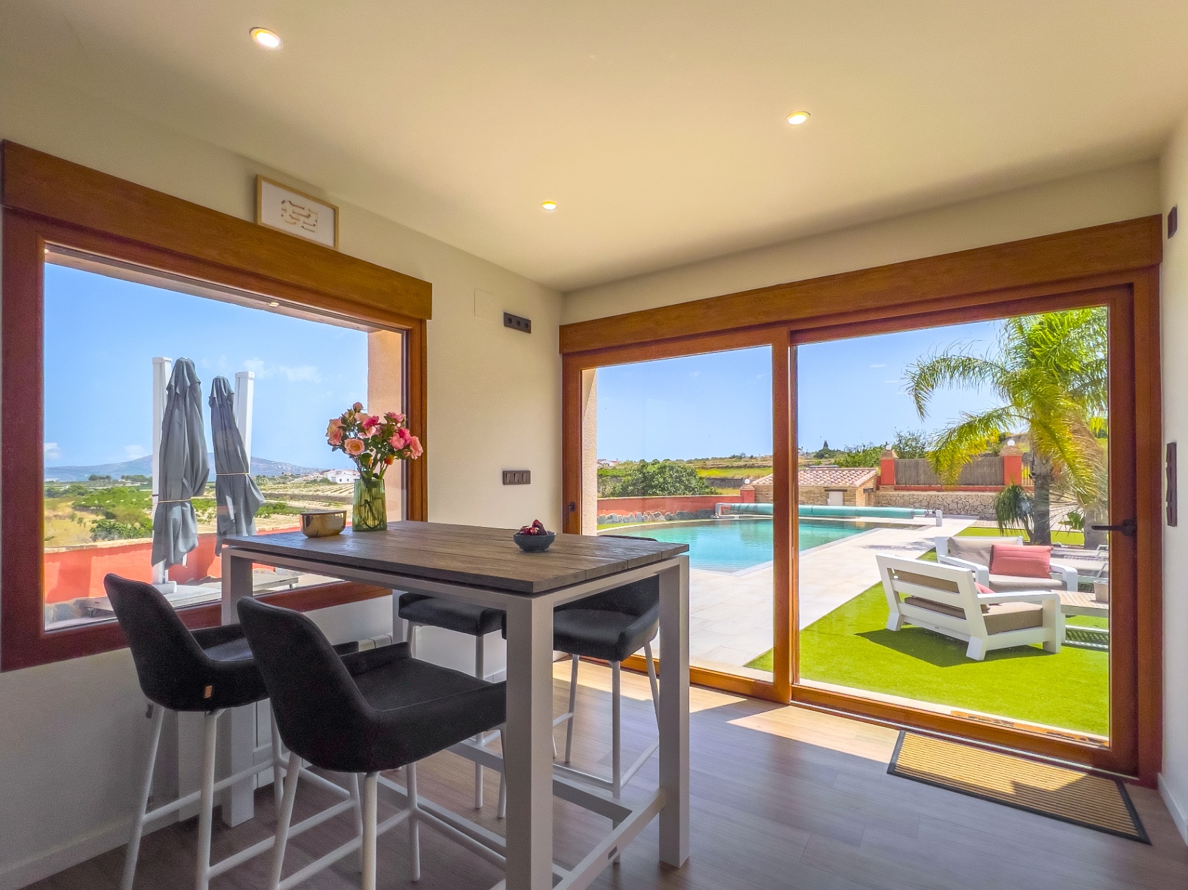 12732NS - Finca con mucho encanto, vistas al mar, privacidad y piscina climatizada cerca de Moraira.