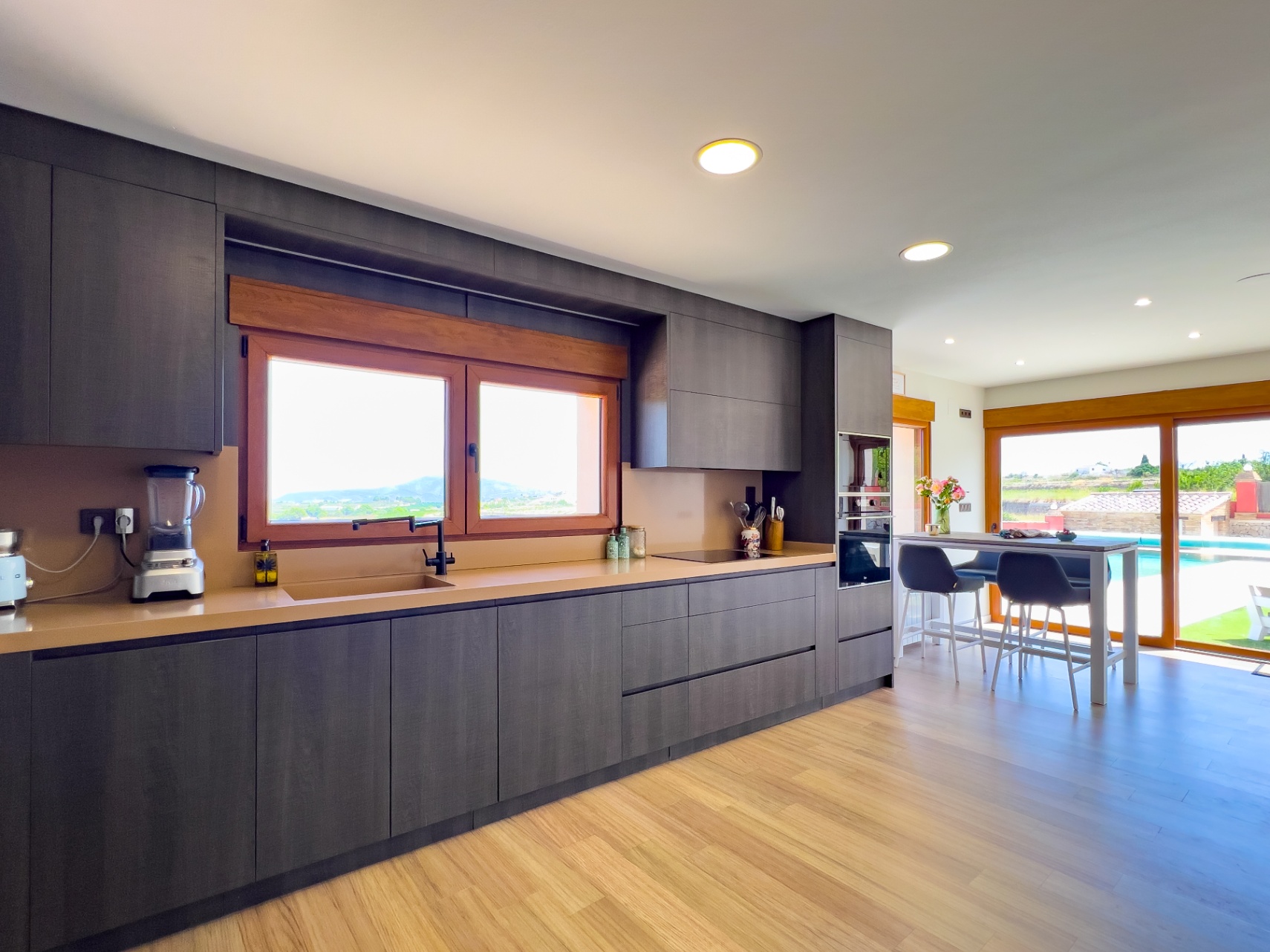 12732NS - Finca con mucho encanto, vistas al mar, privacidad y piscina climatizada cerca de Moraira.