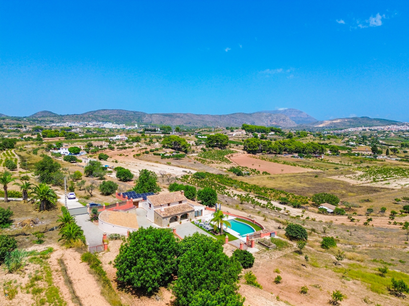 12732NS - Finca con mucho encanto, vistas al mar, privacidad y piscina climatizada cerca de Moraira.