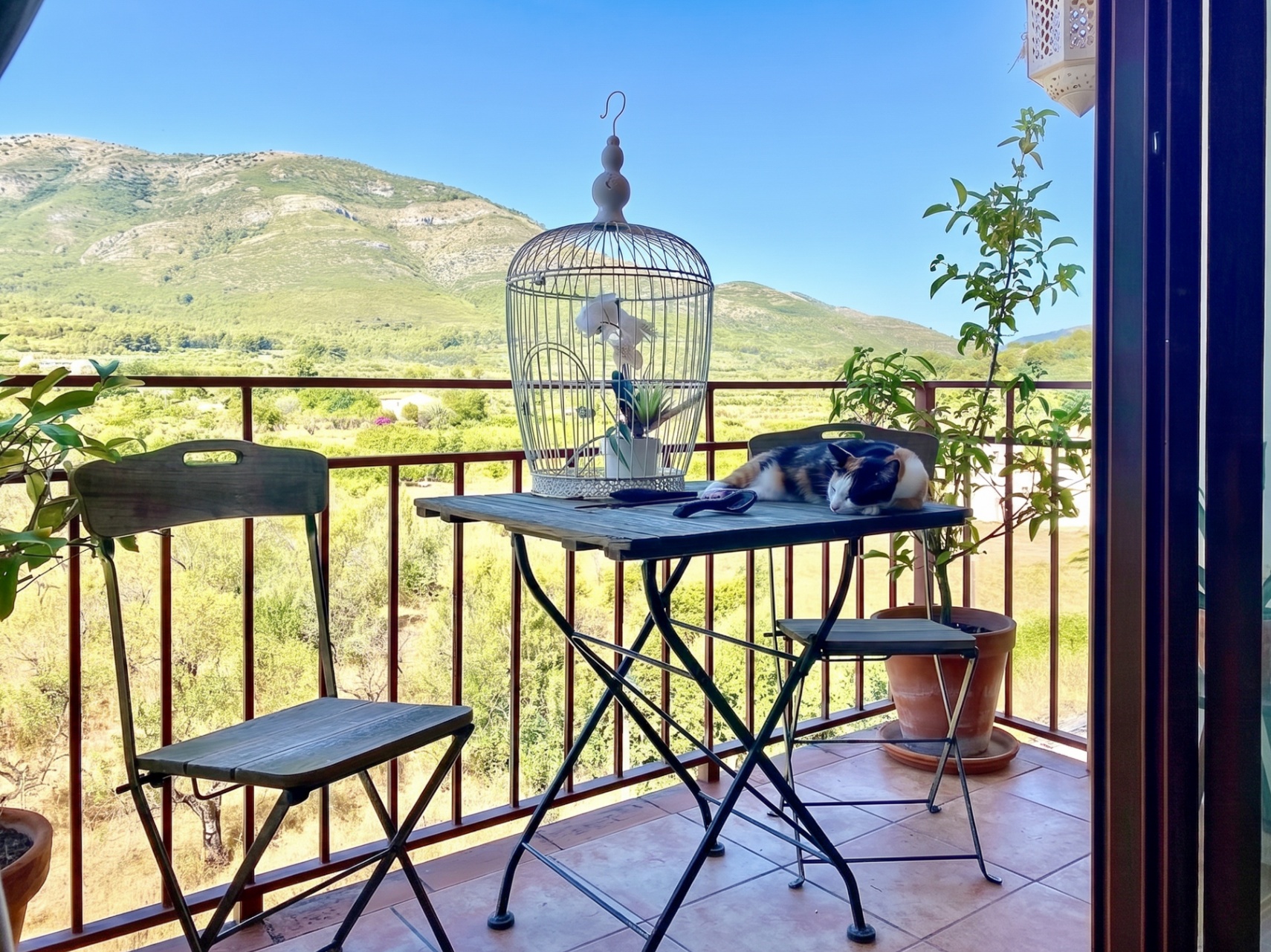12734DR - Light apartment with two bedrooms, a private rooftop terrace, and mountain views in Parcent.