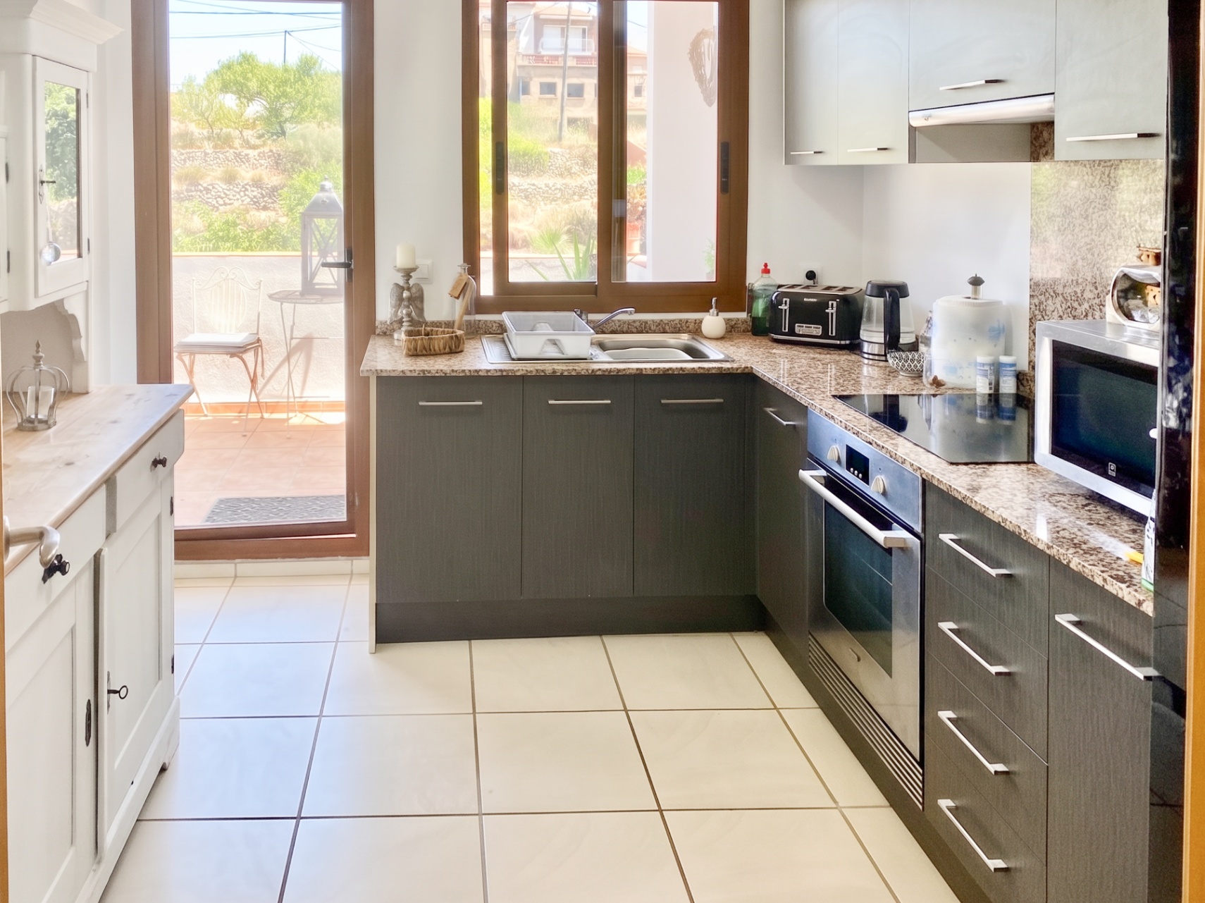 12734DR - Light apartment with two bedrooms, a private rooftop terrace, and mountain views in Parcent.