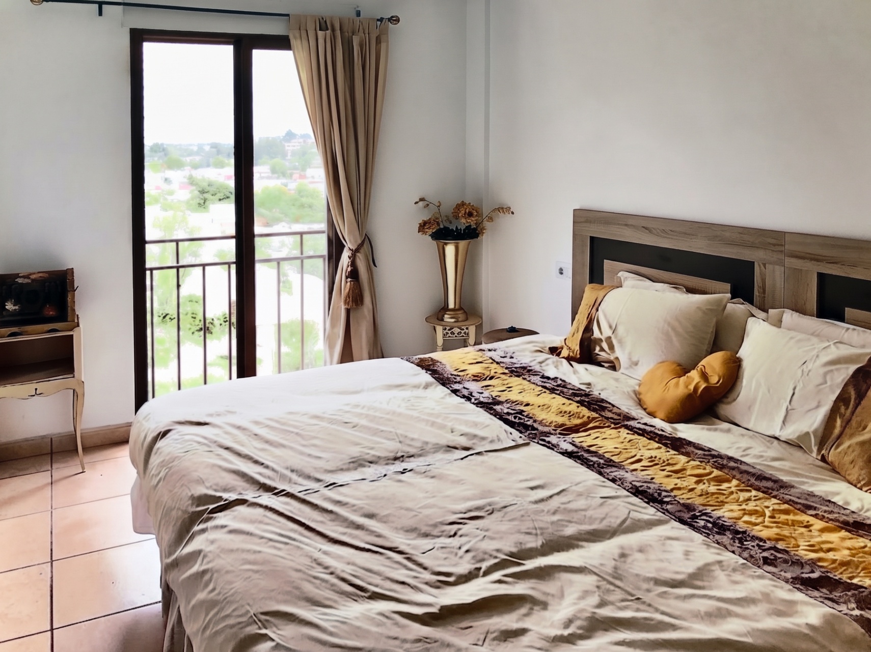 12734DR - Light apartment with two bedrooms, a private rooftop terrace, and mountain views in Parcent.