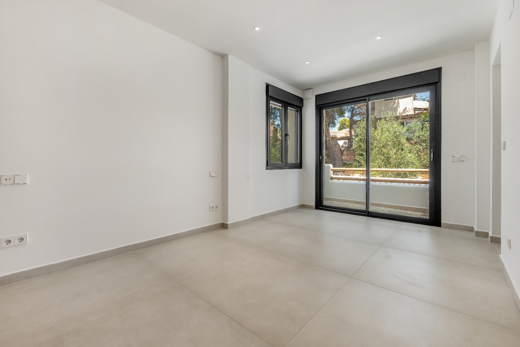 12735NS - Luxe Villa im Ibiza-Stil zu verkaufen in Moraira mit panoramischem Meerblick