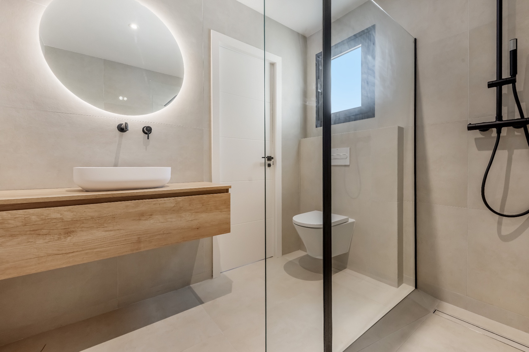12735NS - Luxe Villa im Ibiza-Stil zu verkaufen in Moraira mit panoramischem Meerblick