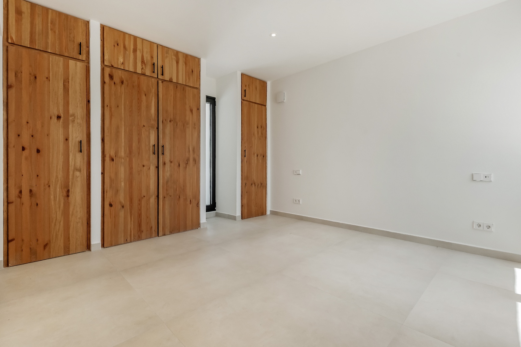12735NS - Luxe Villa im Ibiza-Stil zu verkaufen in Moraira mit panoramischem Meerblick