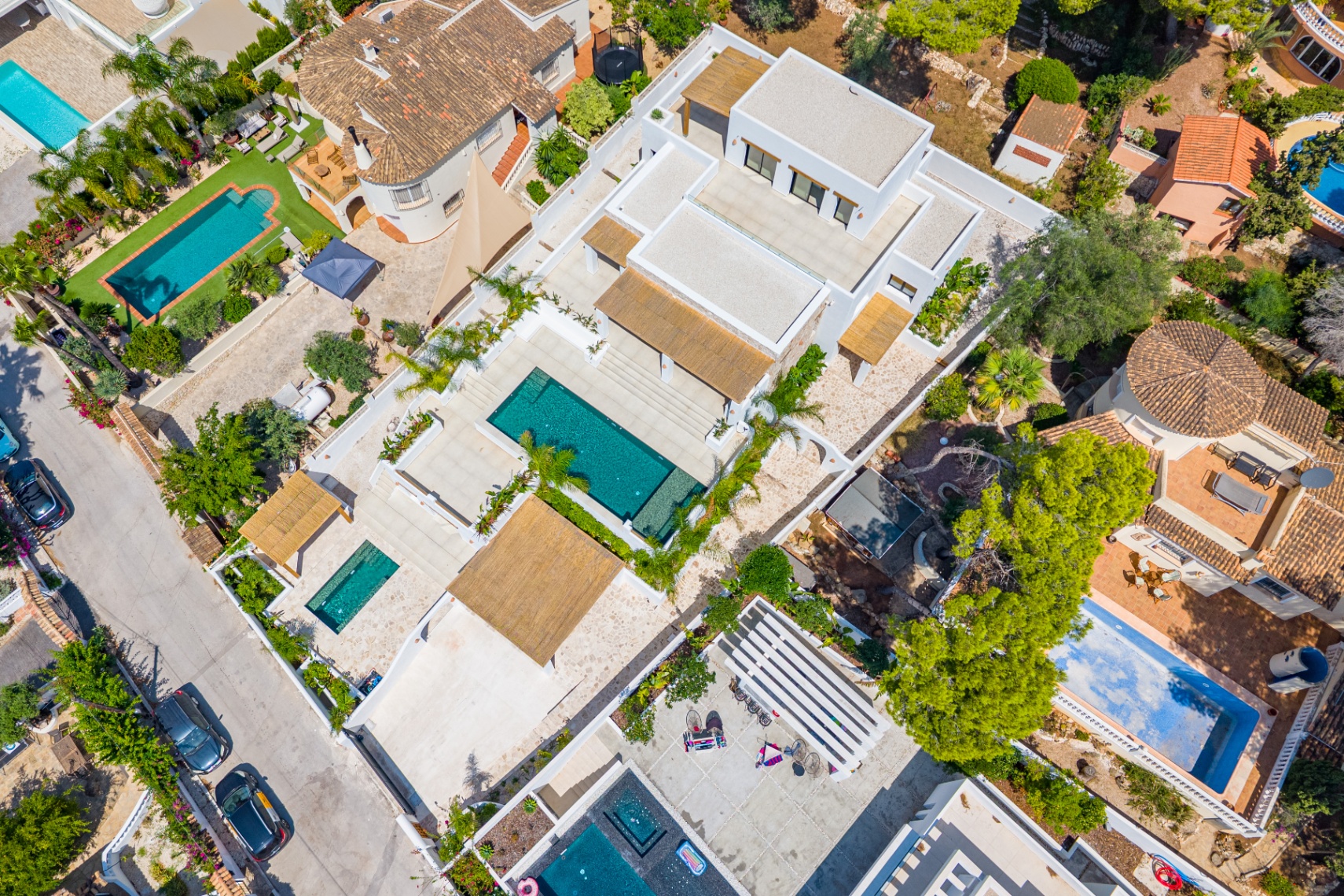 12735NS - Luxe Villa im Ibiza-Stil zu verkaufen in Moraira mit panoramischem Meerblick