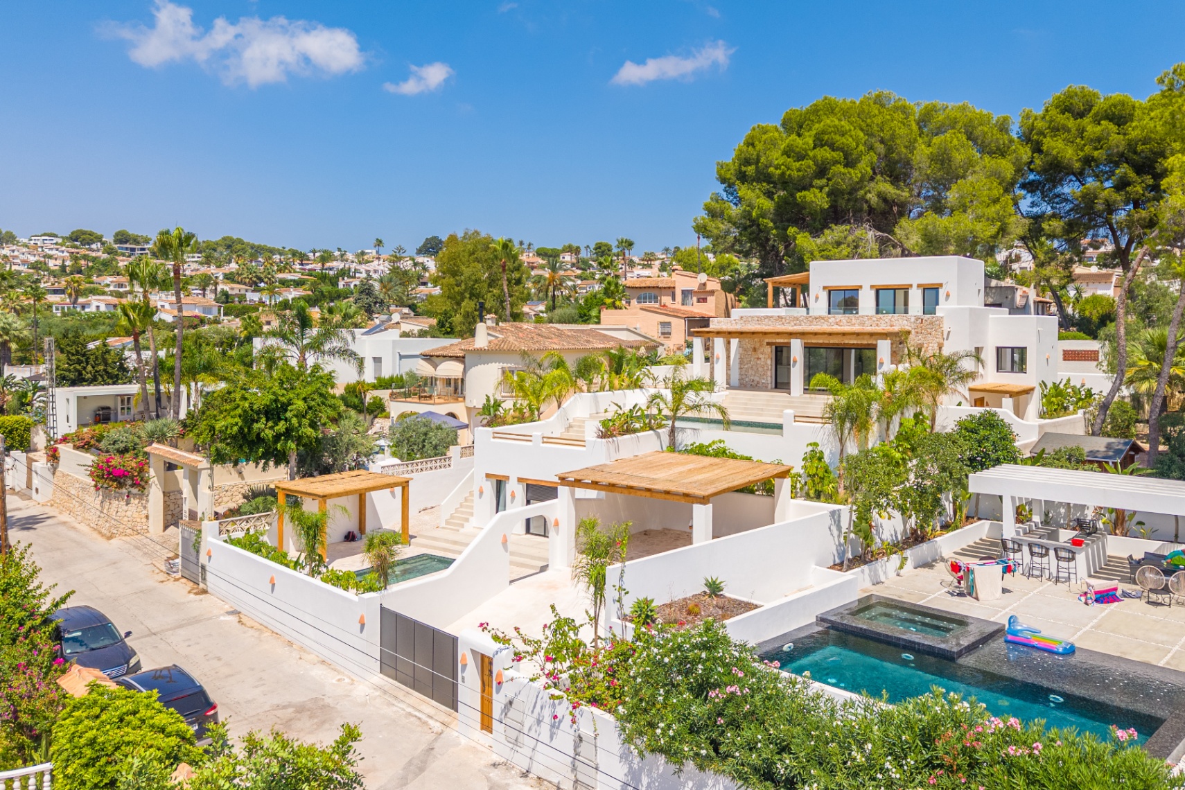 12735NS - Luxe Villa im Ibiza-Stil zu verkaufen in Moraira mit panoramischem Meerblick