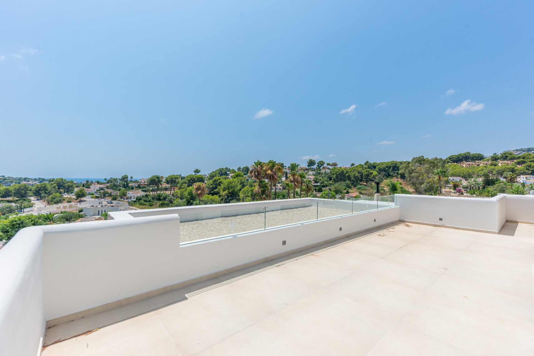 12735NS - Luxe Villa im Ibiza-Stil zu verkaufen in Moraira mit panoramischem Meerblick