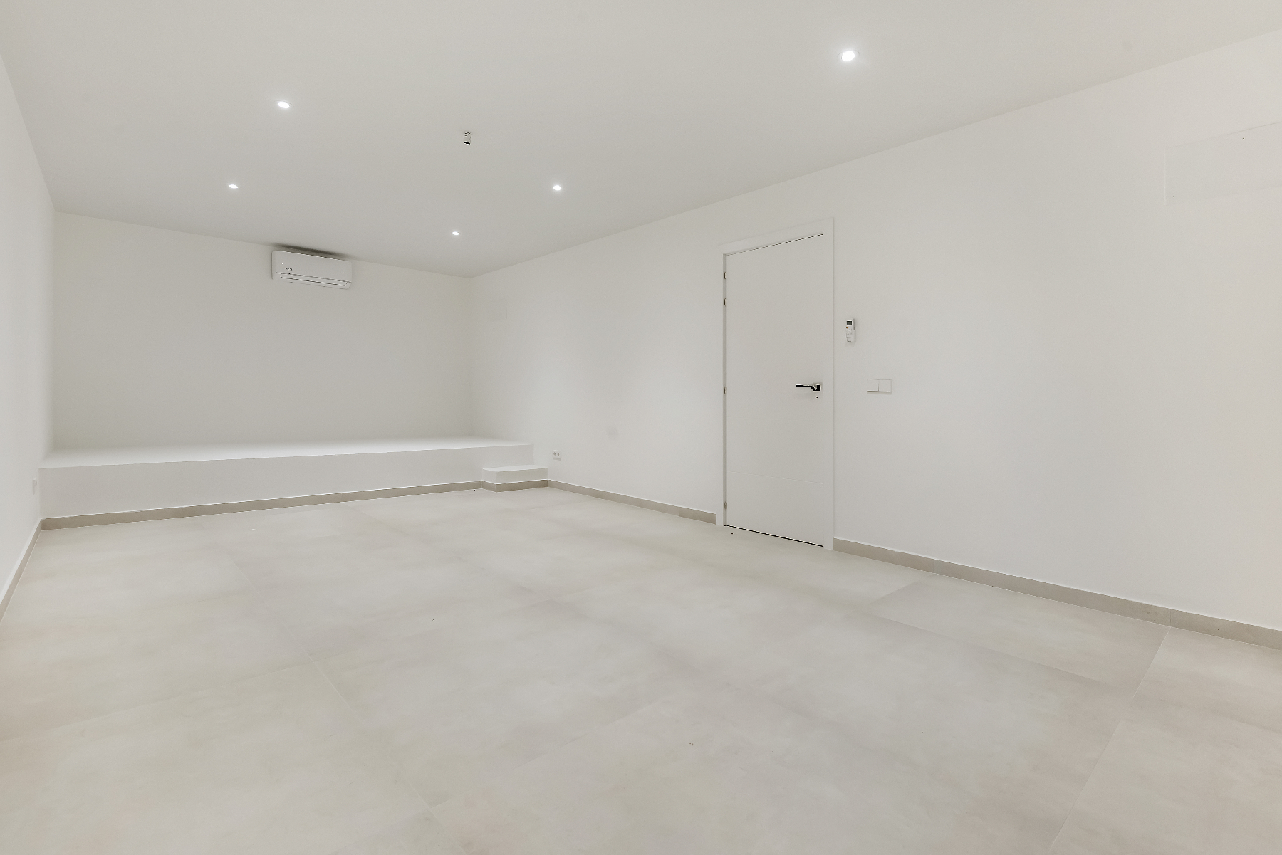 12735NS - Luxe Villa im Ibiza-Stil zu verkaufen in Moraira mit panoramischem Meerblick