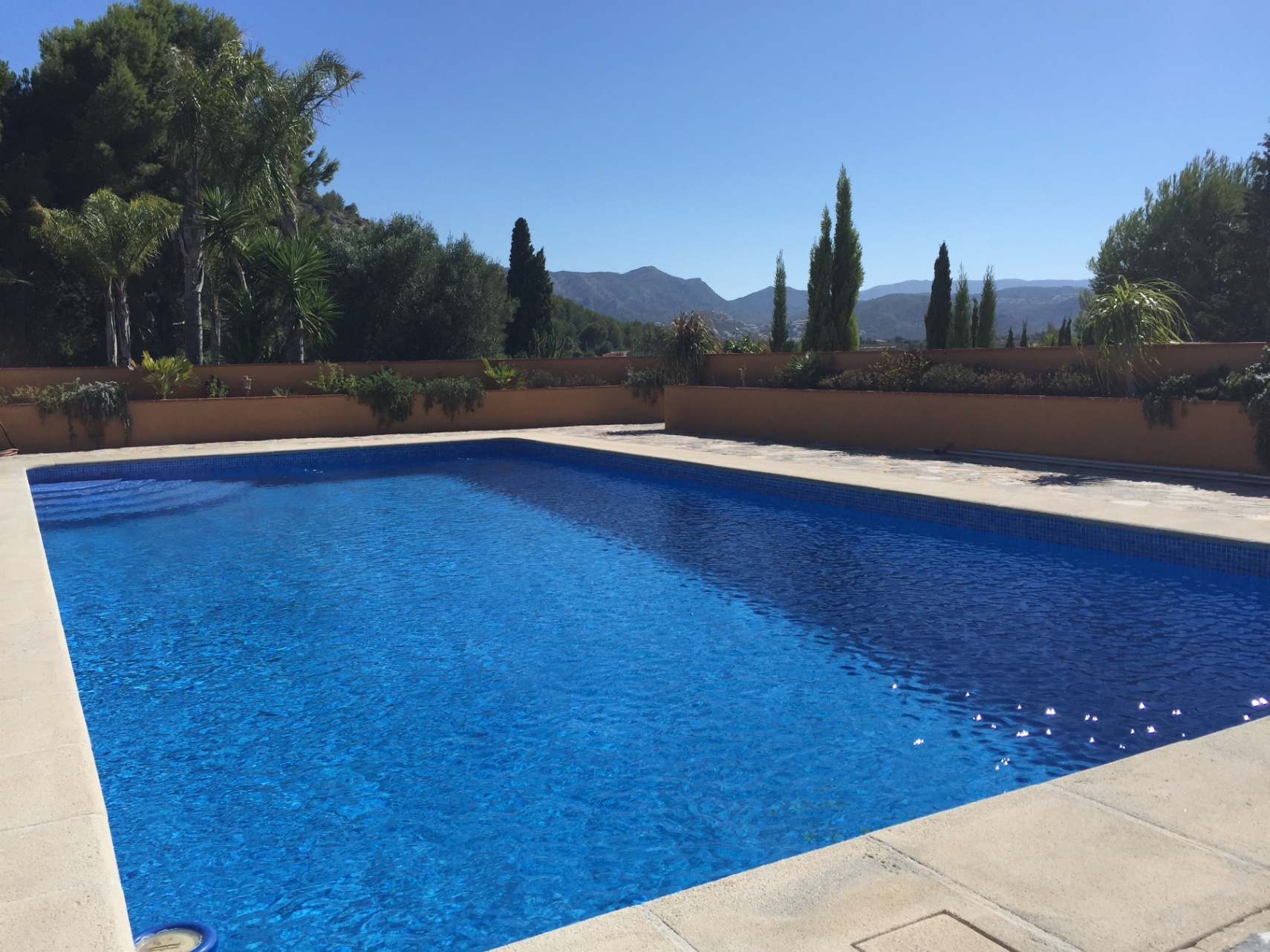 12737DA - Spacious villa with renovation concept on 10,000 m² near Pedreguer