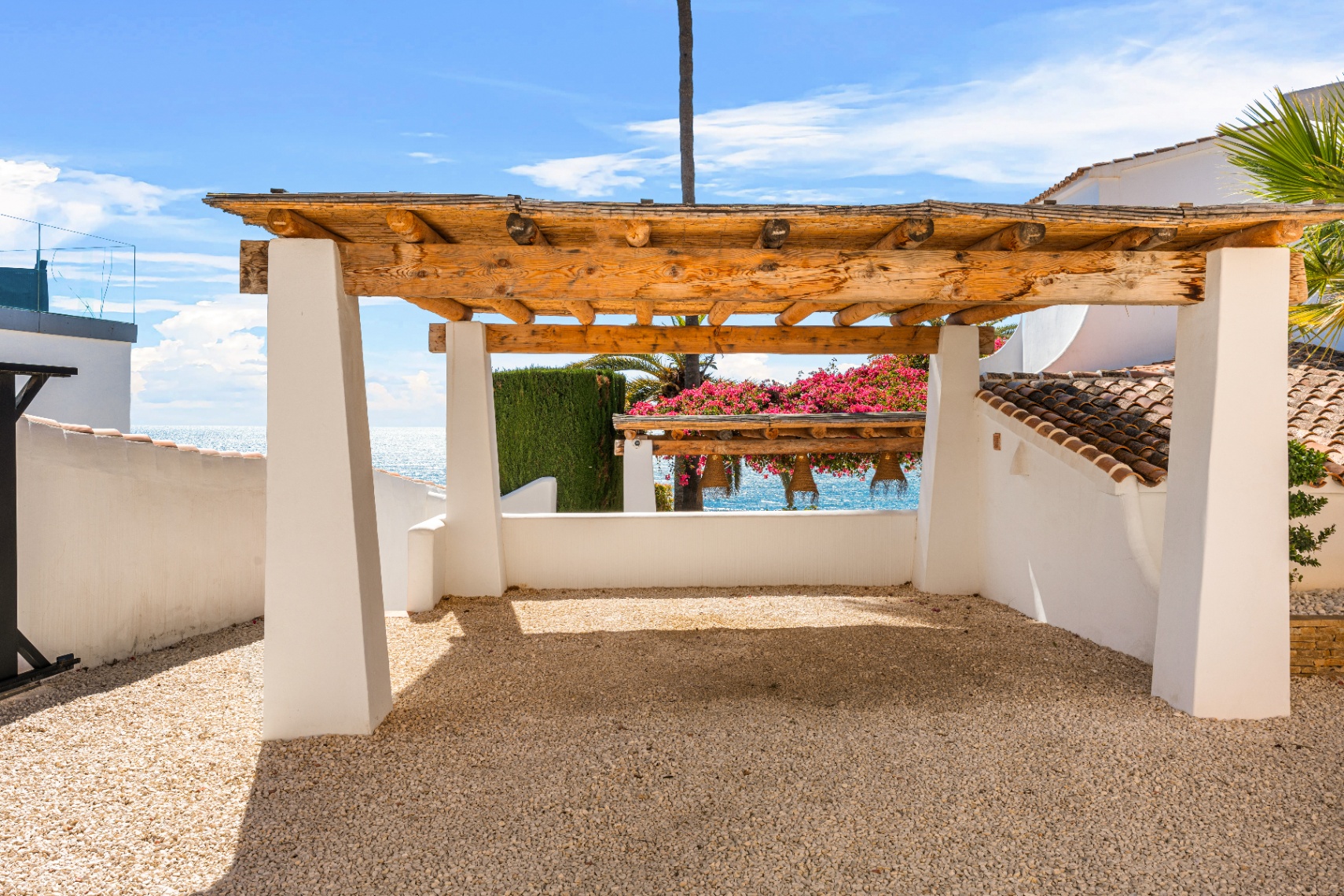 Frontline to the sea in Les Bassetes