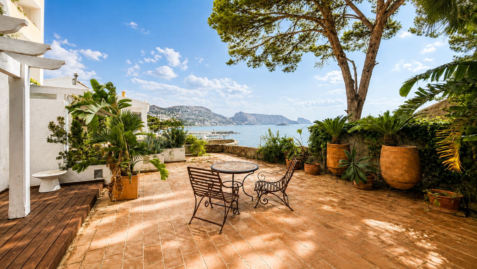 Characterful house directly by the sea in La Olla, Altea
