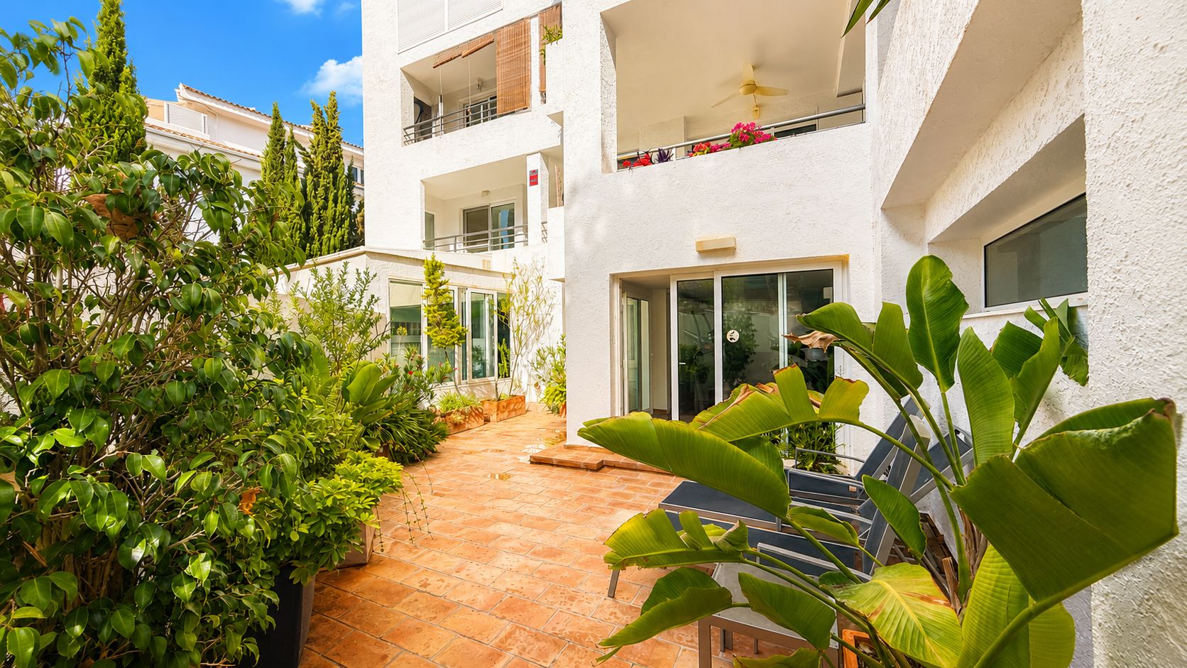 Characterful house directly by the sea in La Olla, Altea