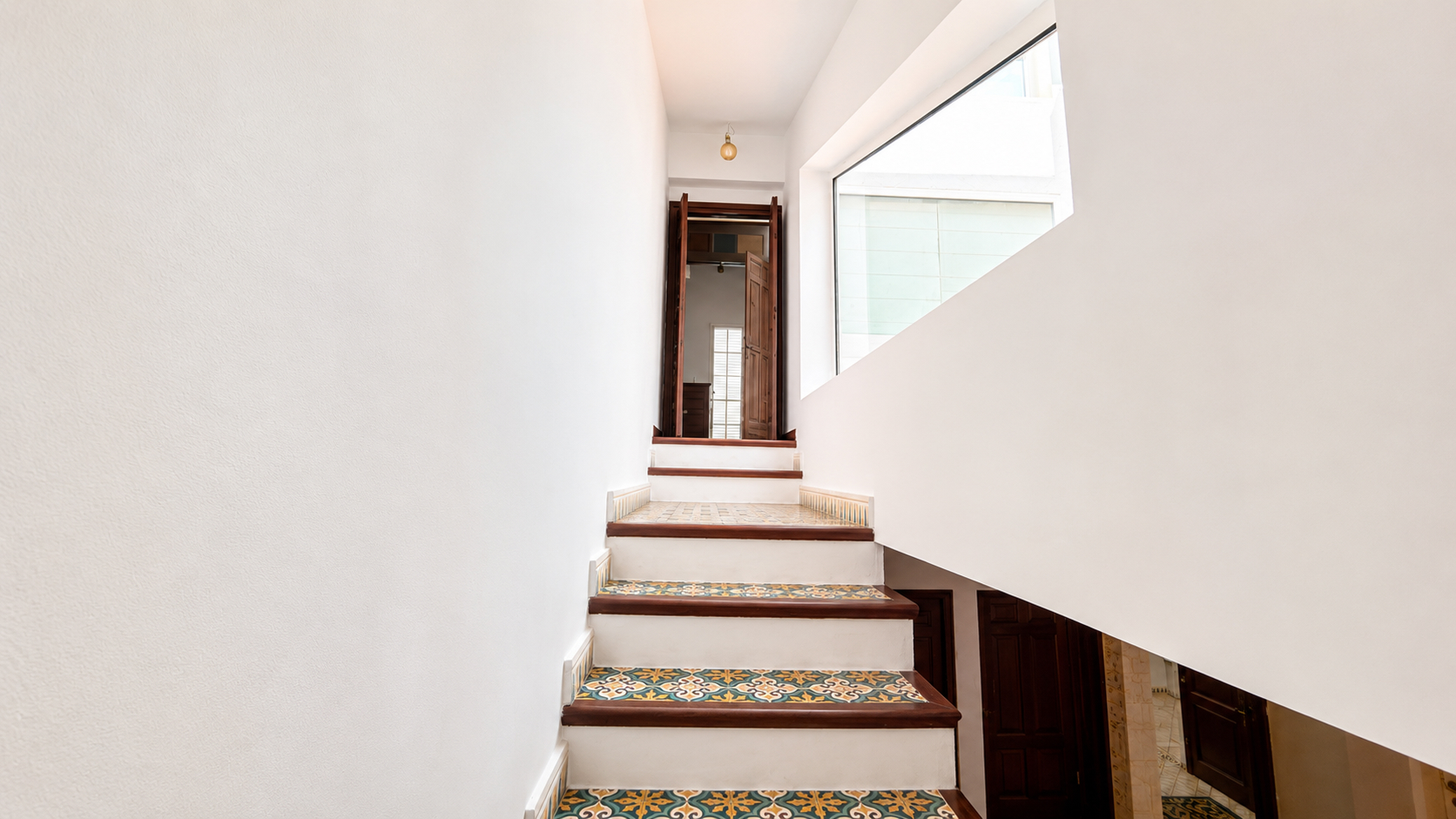 Characterful house directly by the sea in La Olla, Altea