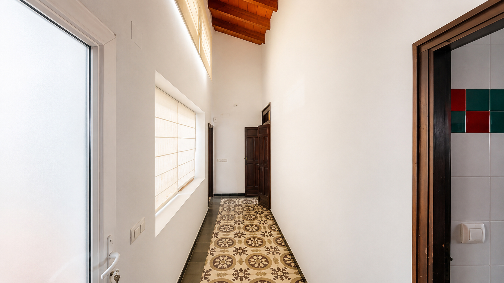 Characterful house directly by the sea in La Olla, Altea