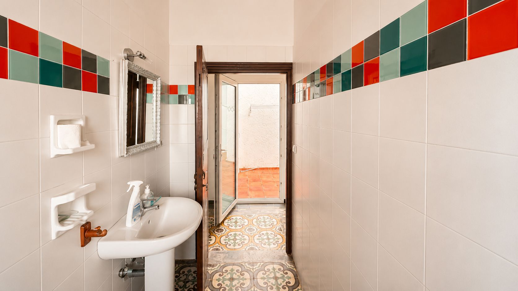 Characterful house directly by the sea in La Olla, Altea