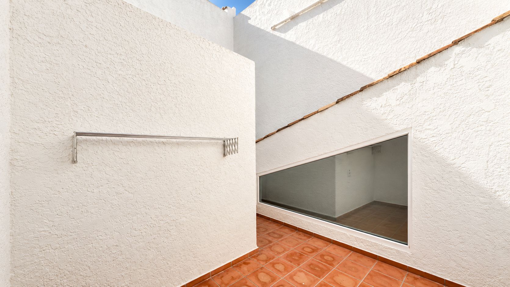 Characterful house directly by the sea in La Olla, Altea