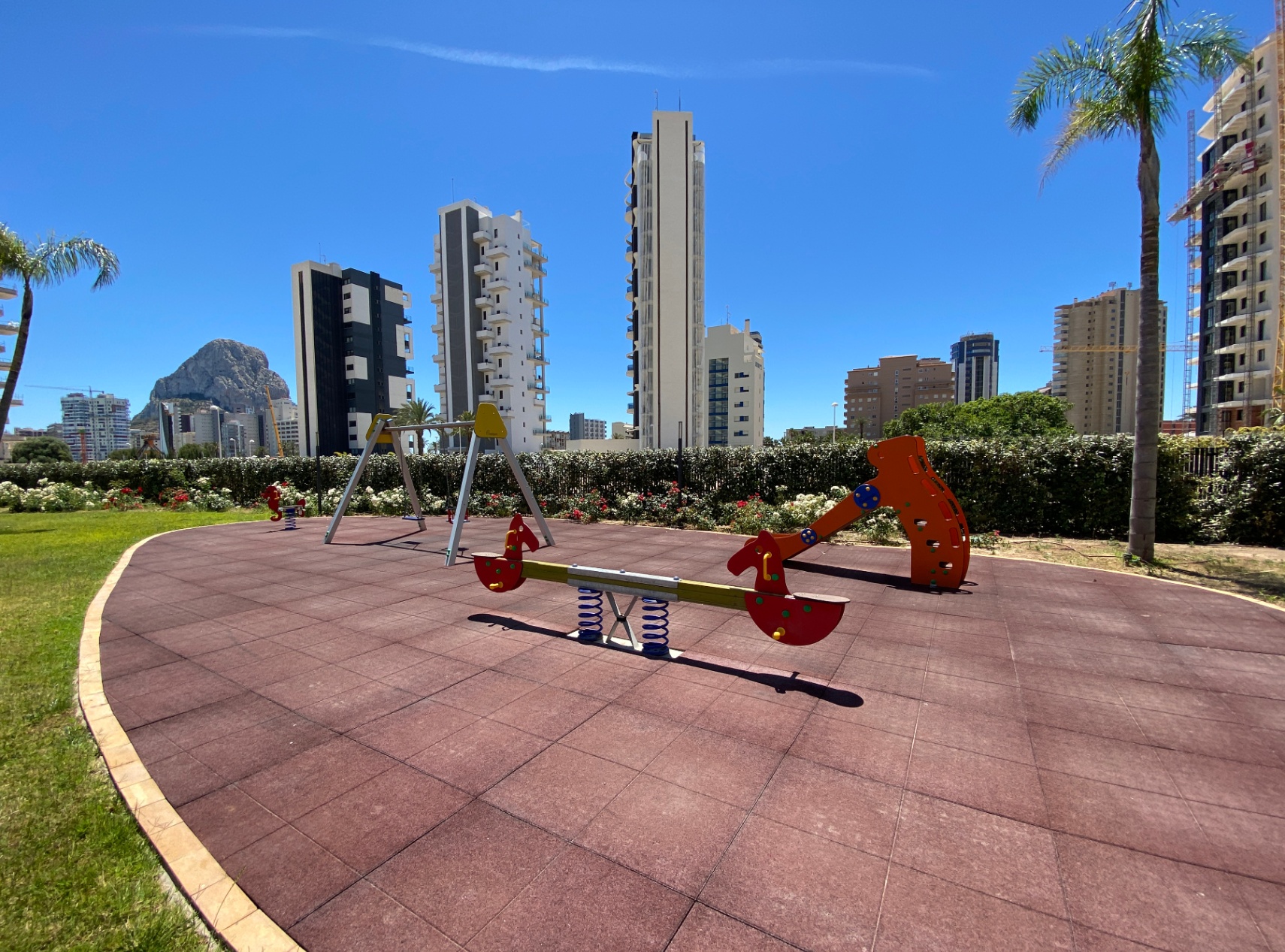 12741NS - Modern duplex apartment with sea view in Calpe