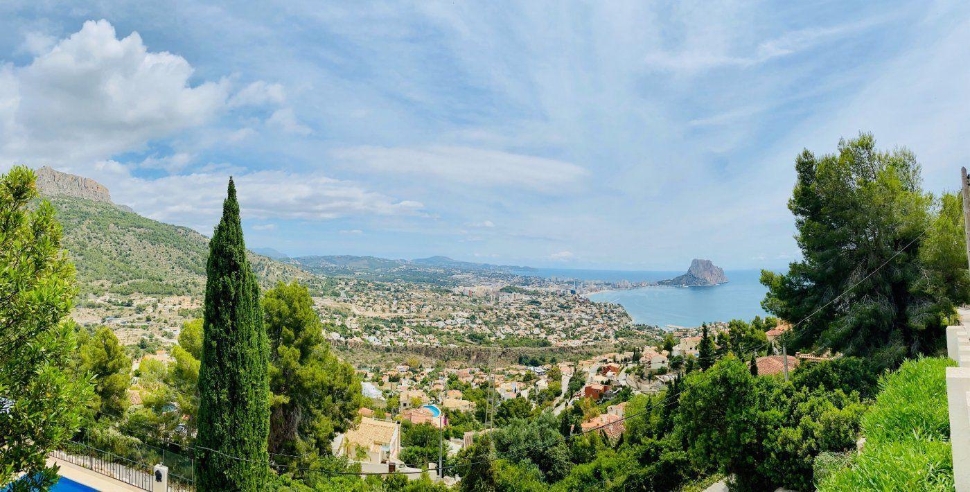 875DA - Moderne, geräumige Villa mit Blick auf die Berge und das Meer in Calpe