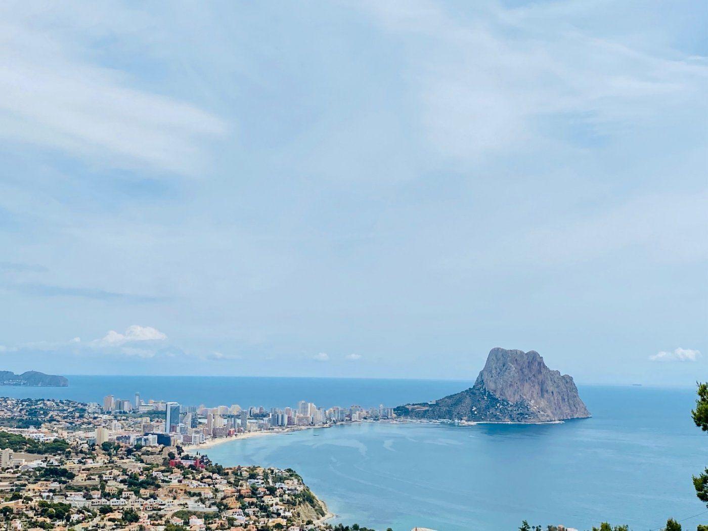875DA - Moderne, geräumige Villa mit Blick auf die Berge und das Meer in Calpe