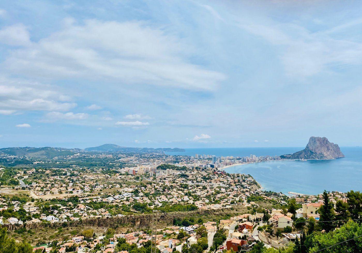 875DA - Moderne, geräumige Villa mit Blick auf die Berge und das Meer in Calpe
