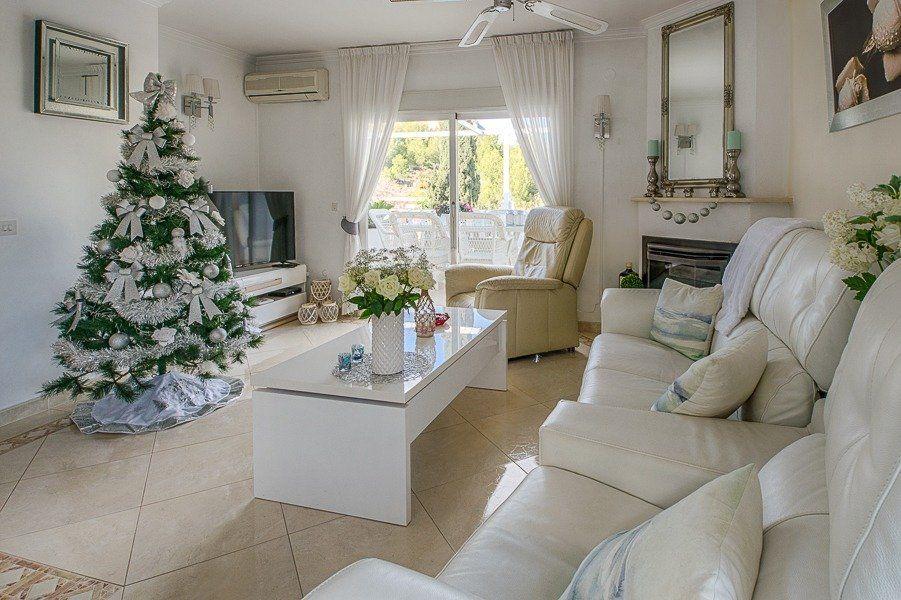 1007DA - Magnífica villa situada en una urbanización tranquila en la Nucía