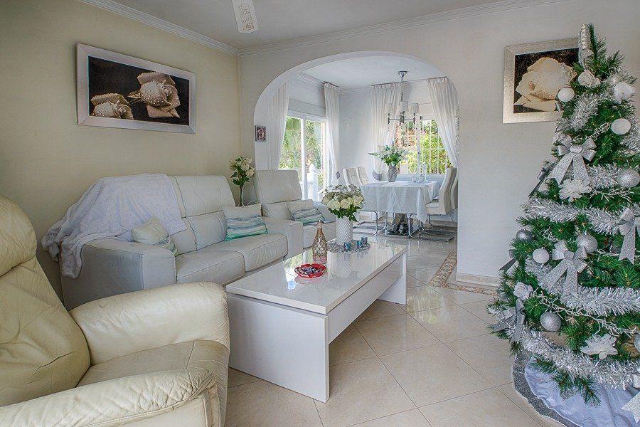 1007DA - Magnífica villa situada en una urbanización tranquila en la Nucía